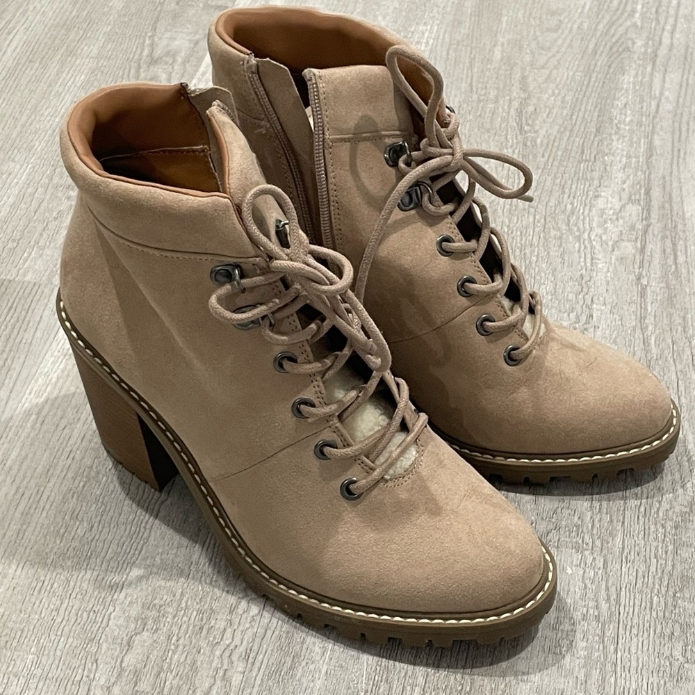 NWOT Women’s Size 8.5 Booties